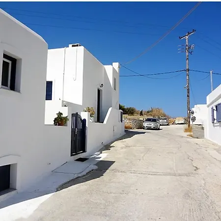 Charoula Naousa (Paros)
