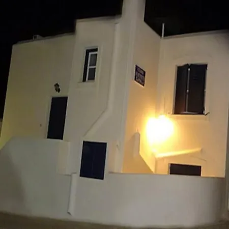 Charoula Apartment *