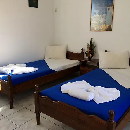 Charoula Apartment *