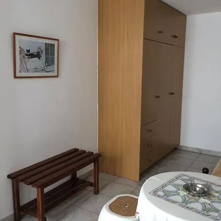 Charoula Naousa (Paros)
