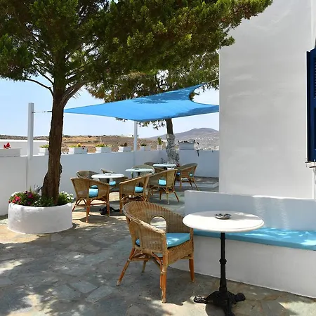 Charoula Naousa (Paros)