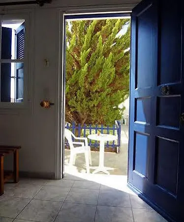 Charoula Naousa (Paros)