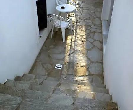 Apartment Charoula *