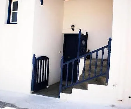 Charoula Apartment *