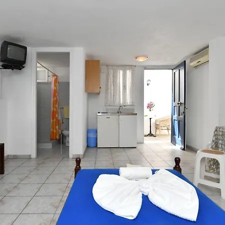 Charoula Apartment