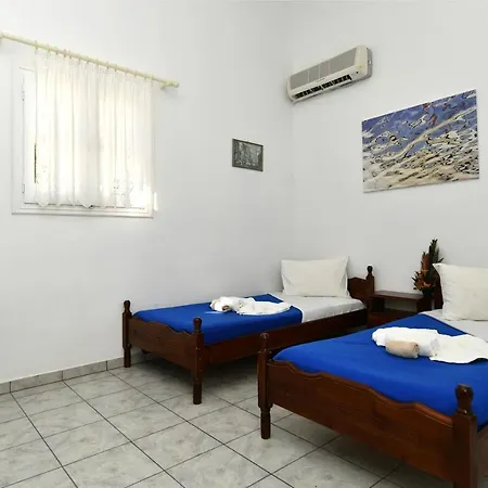 Charoula Apartment *